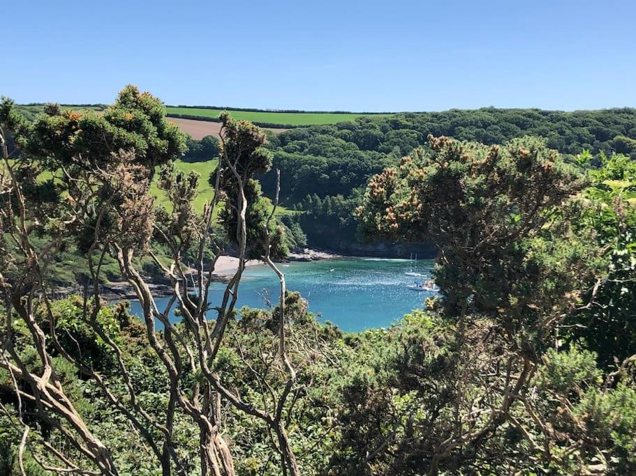 Spacious Cottage In The Village Of Wembury 外观 照片