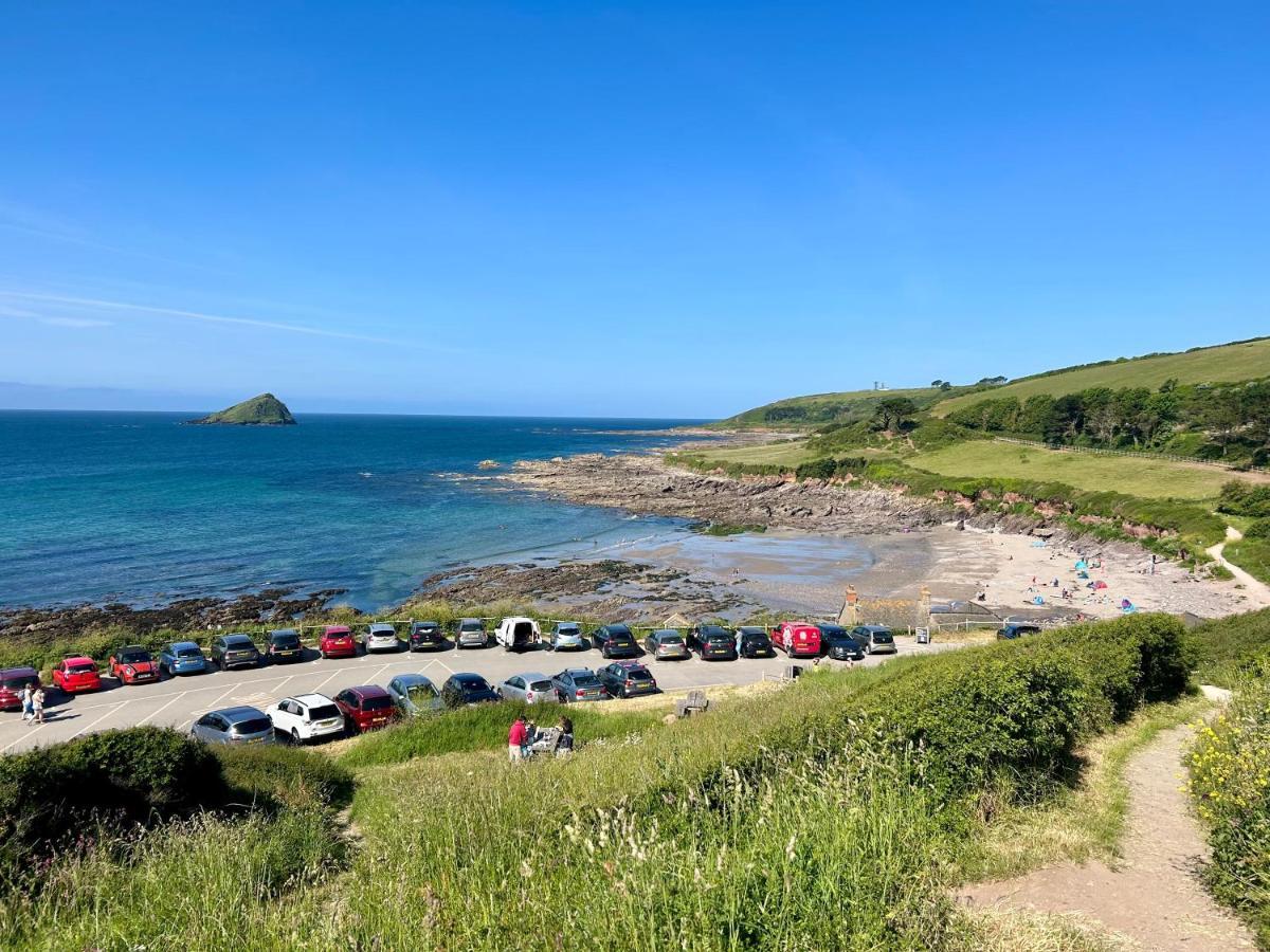 Spacious Cottage In The Village Of Wembury 外观 照片