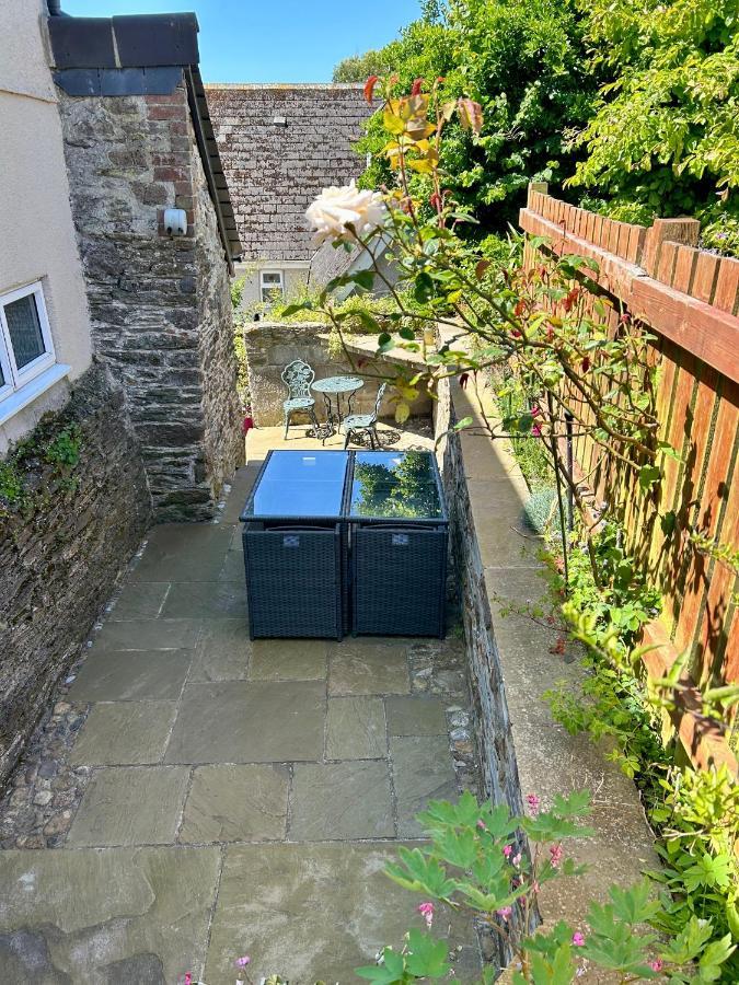 Spacious Cottage In The Village Of Wembury 外观 照片